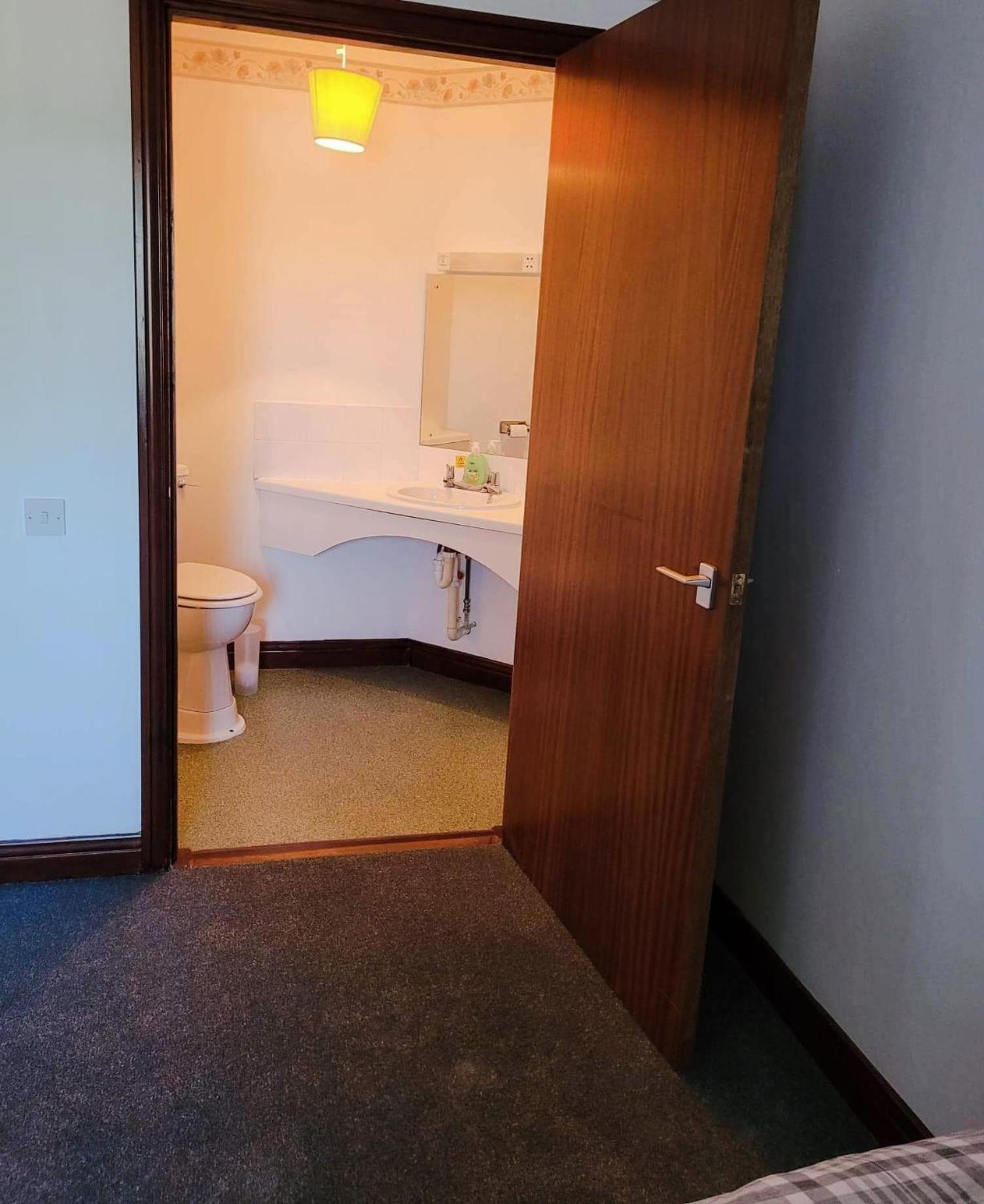 بيت شباب Weston House كيث المظهر الخارجي الصورة